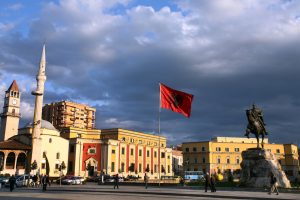 albańskiej stolicy